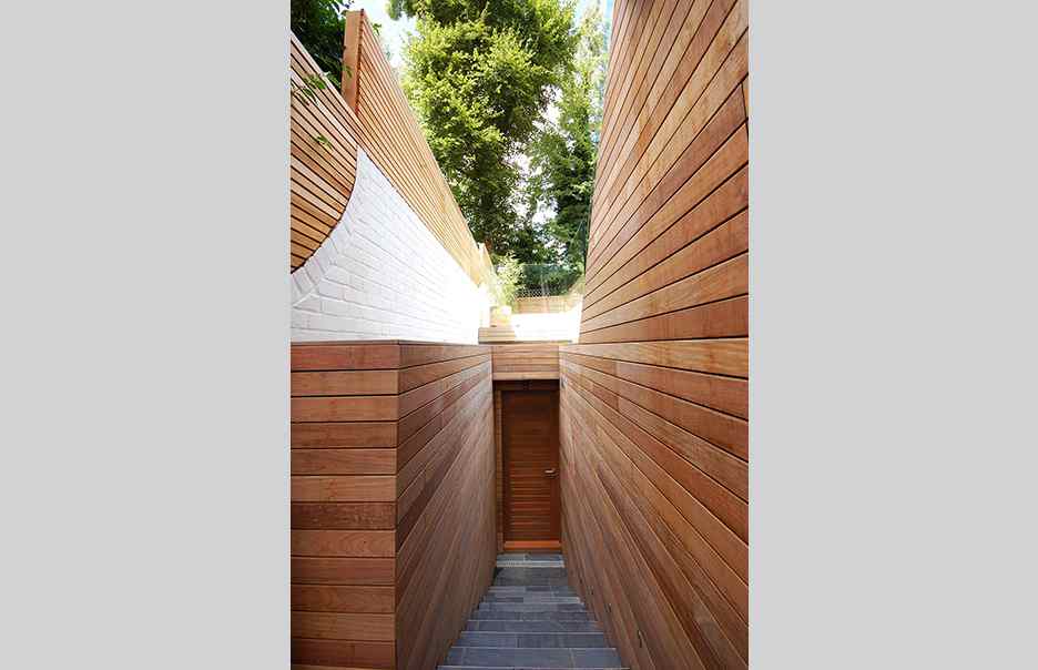 1adamsonrdexternalentrance462edgleyphotoDSC6913