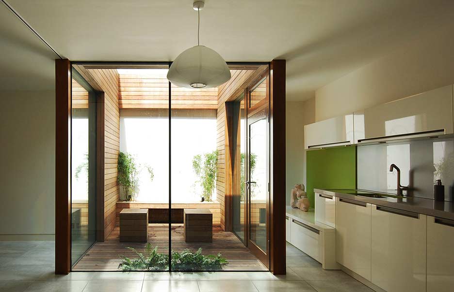 6adamsonrdinternalglassbox462 Edgleyphoto2