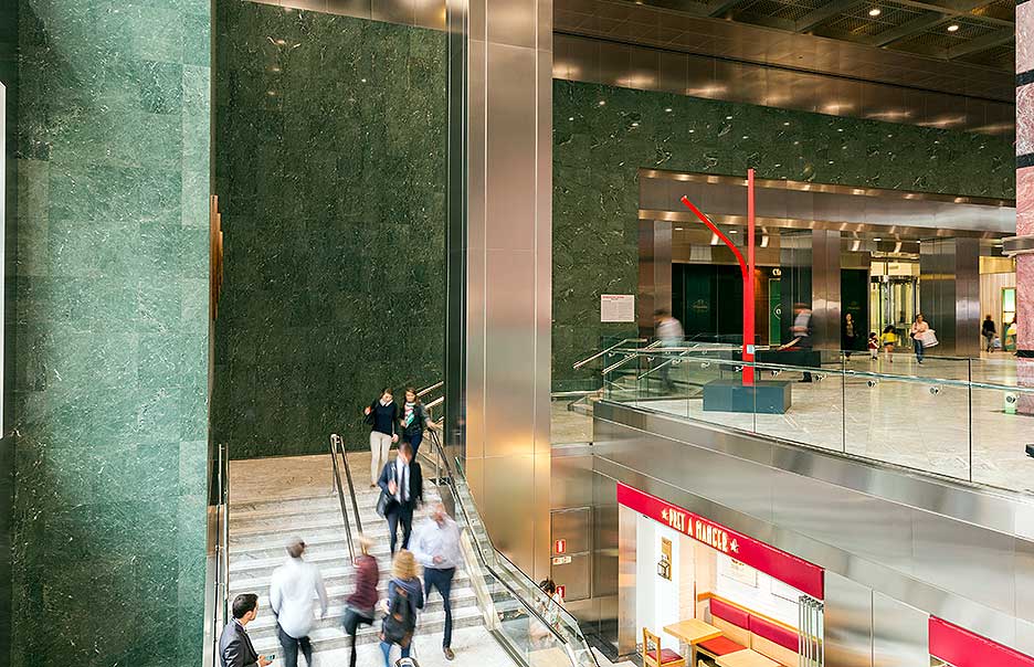 1spliceddisplaycanarywharf88