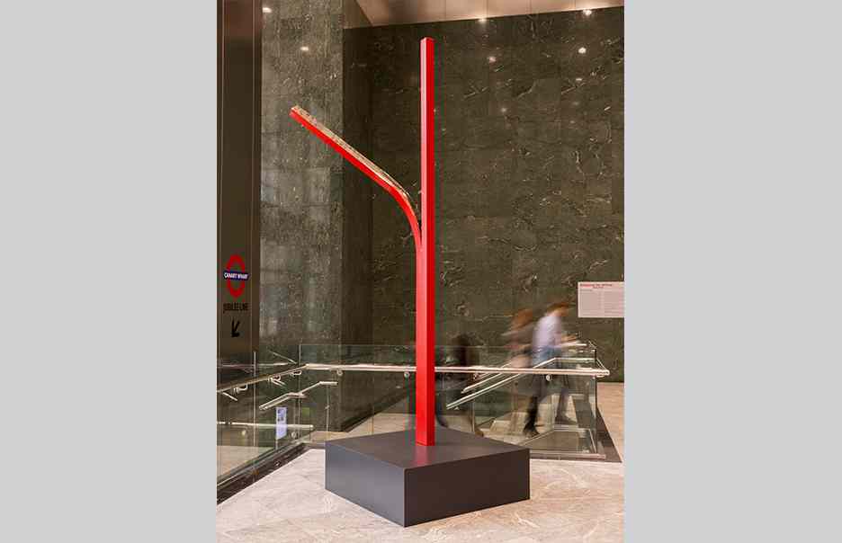 2splicedsculptureondisplaycanarywharf