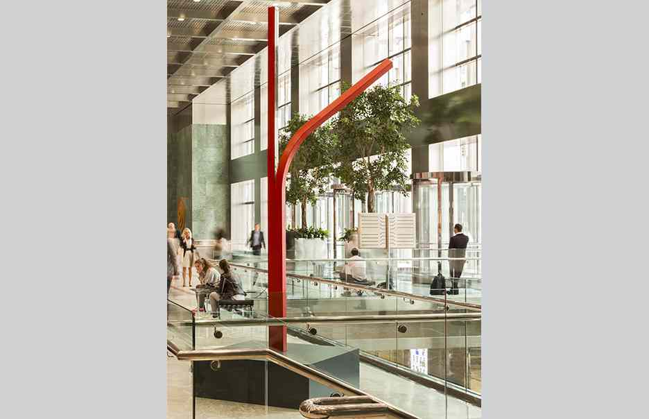 6splicedscultpuredisplaycanarywharfcrop